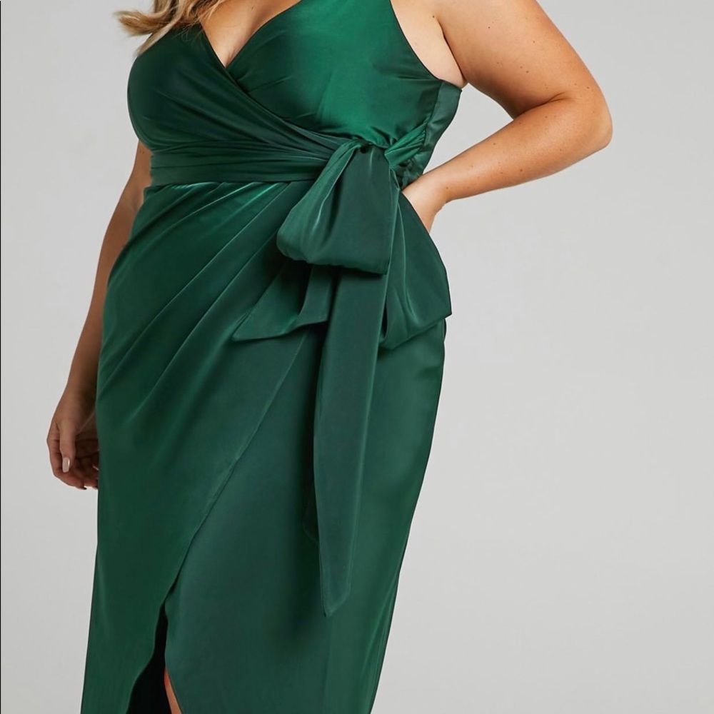 NWT Showpo "How Will I Know" cocktail dress